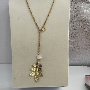 Vintage ZAG freshwater pearl etched leaf Y drop necklace.